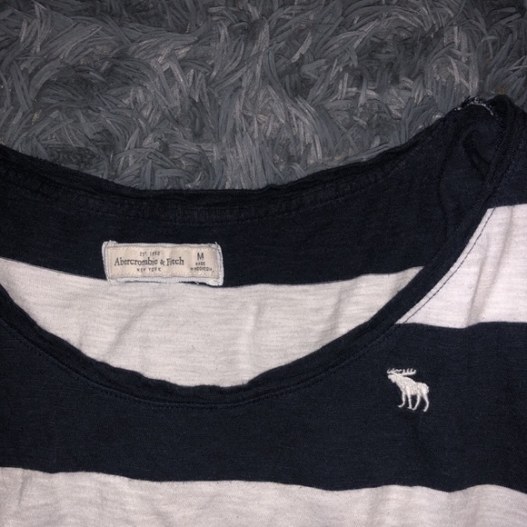 Striped Tie Bottom Abercrombie&Fitch T-Shirt 😍 - Picture 3 of 4